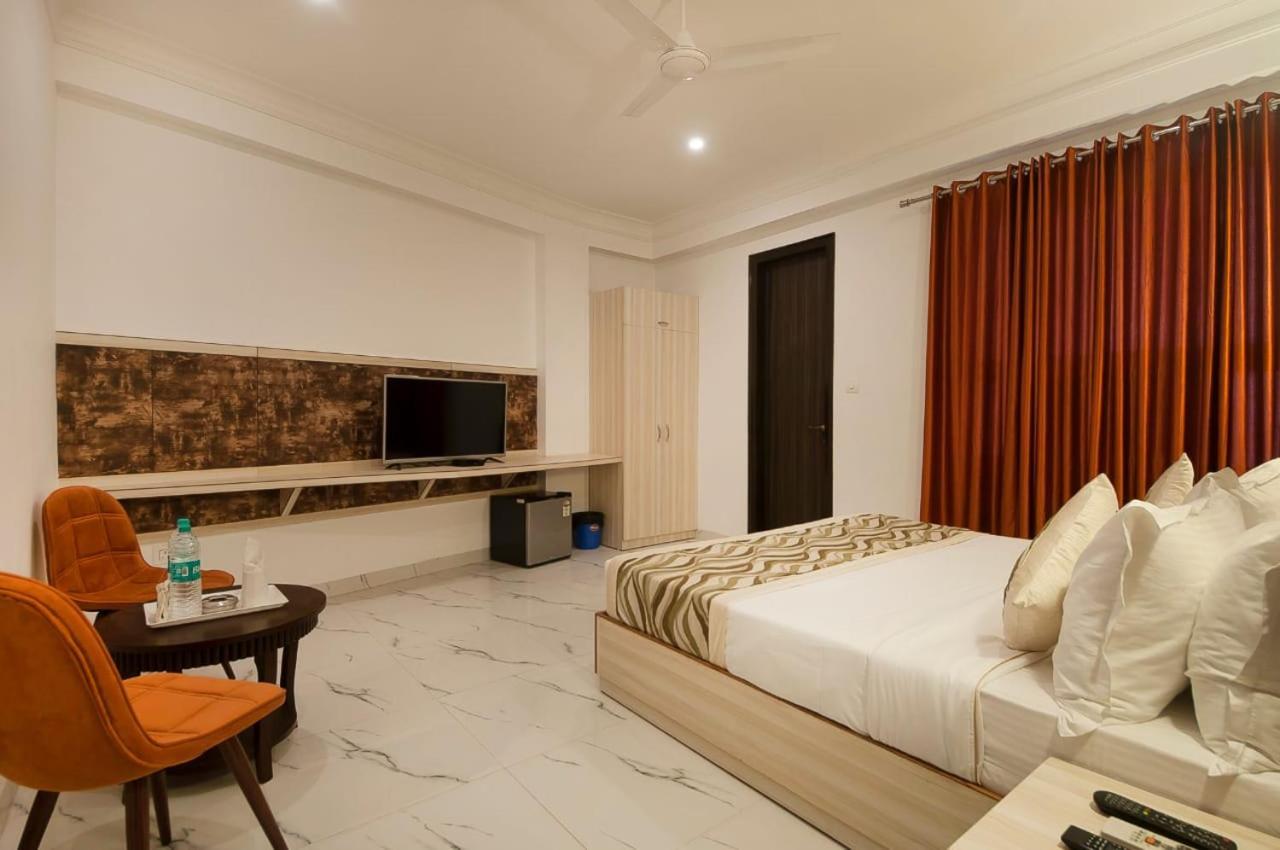 Hotel Almora Near Delhi Airport New Delhi Luaran gambar